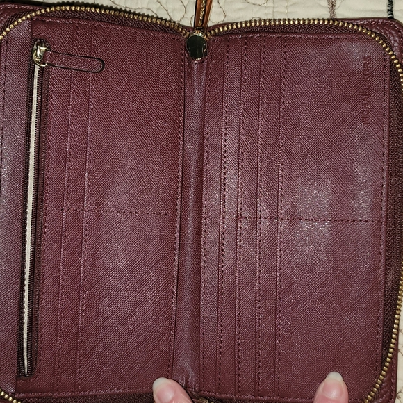 MK merlot pebbled leather wallet - Picture 7 of 11